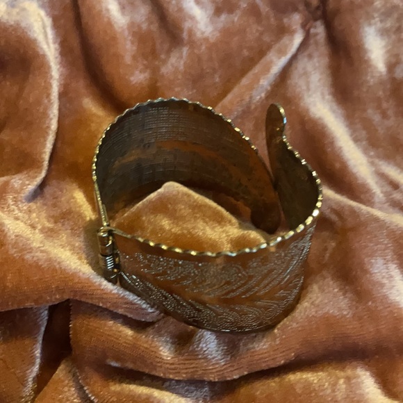 Gold Cuff Bracelet - Gold Jewelry - Accessories - Picture 4 of 4